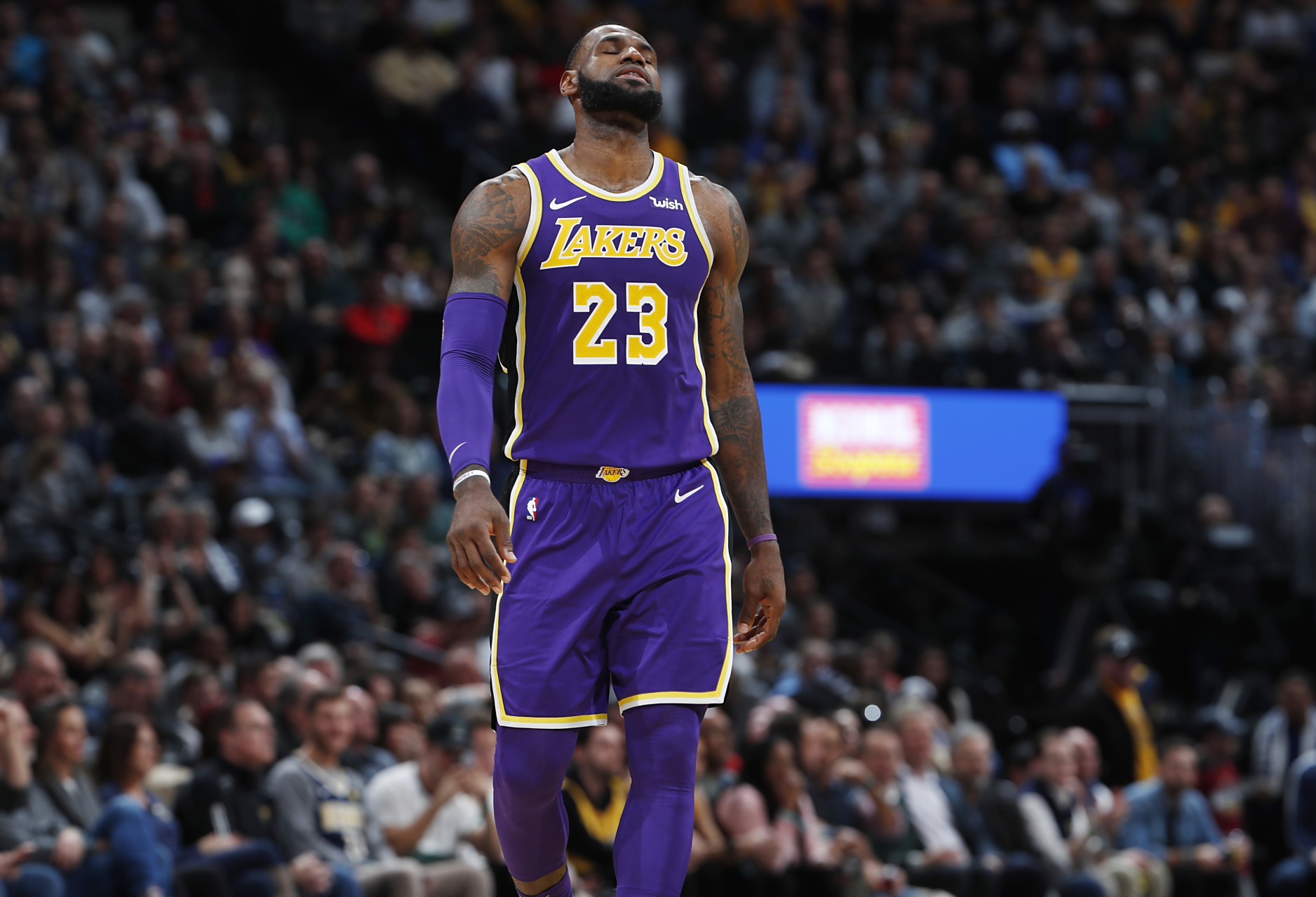 掘金翻盘雄鹿，麦科勒姆三分雨点燃全场的简单介绍