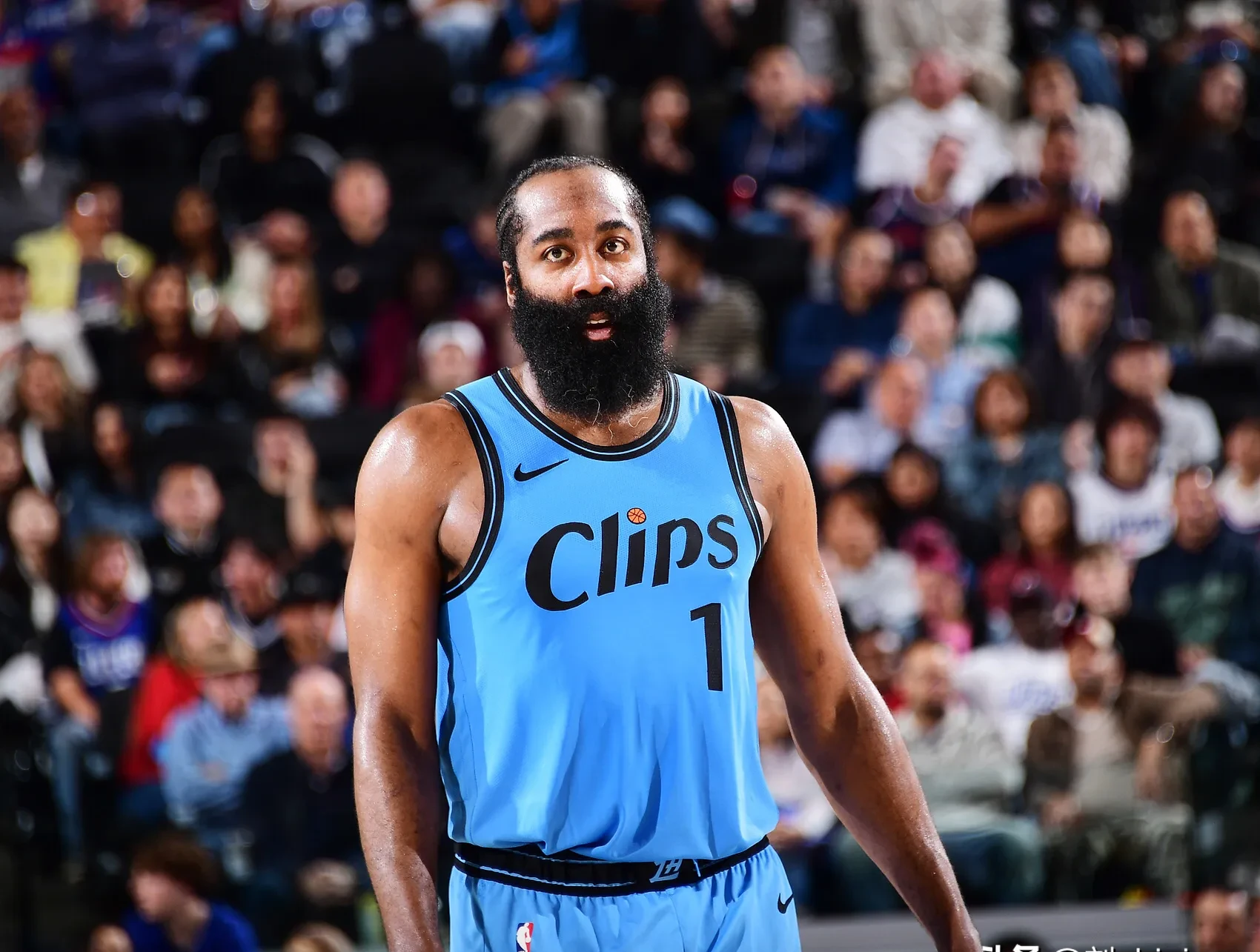 火箭险胜希腊男篮,哈登爆发神勇 火箭险胜希腊男篮,哈登爆发神勇