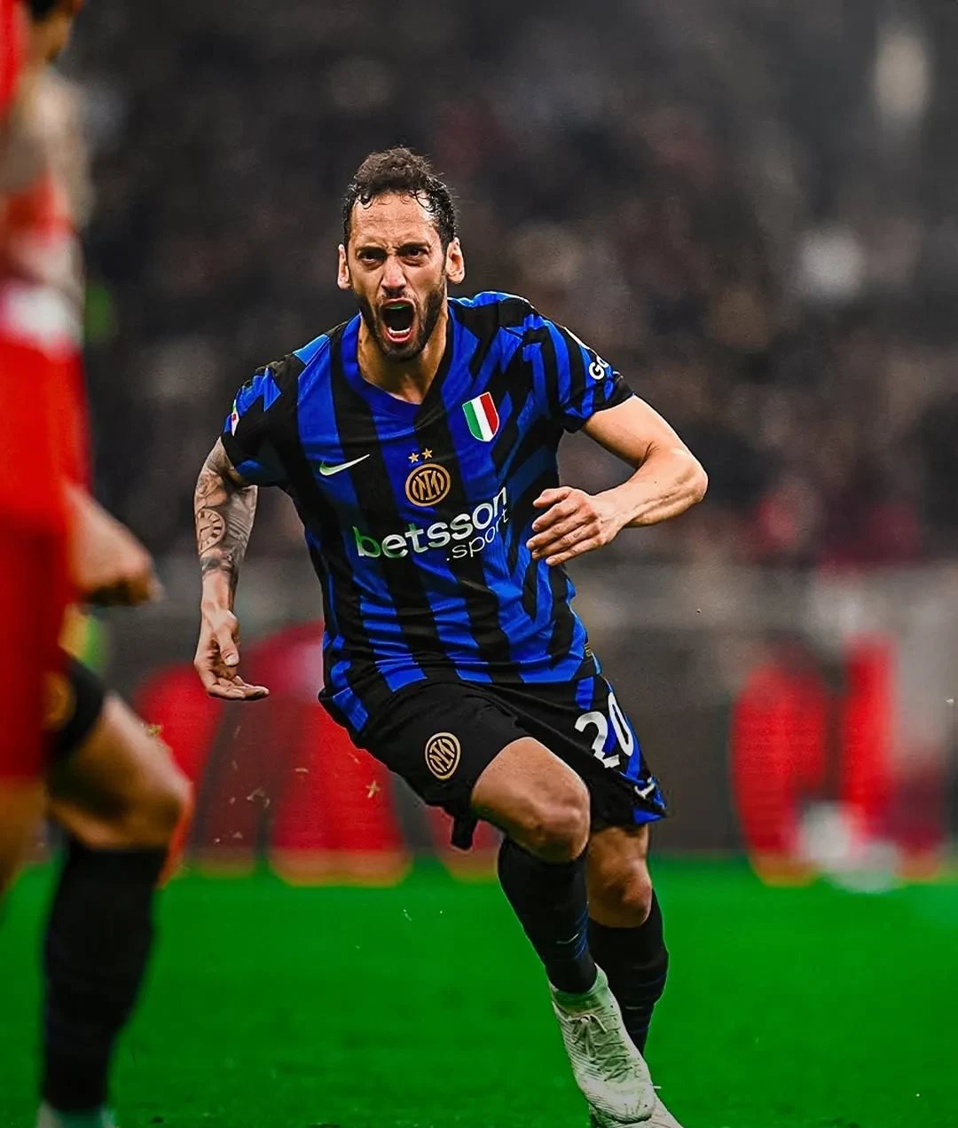 国际米兰逆转AC米兰，阿尔巴制霸全场