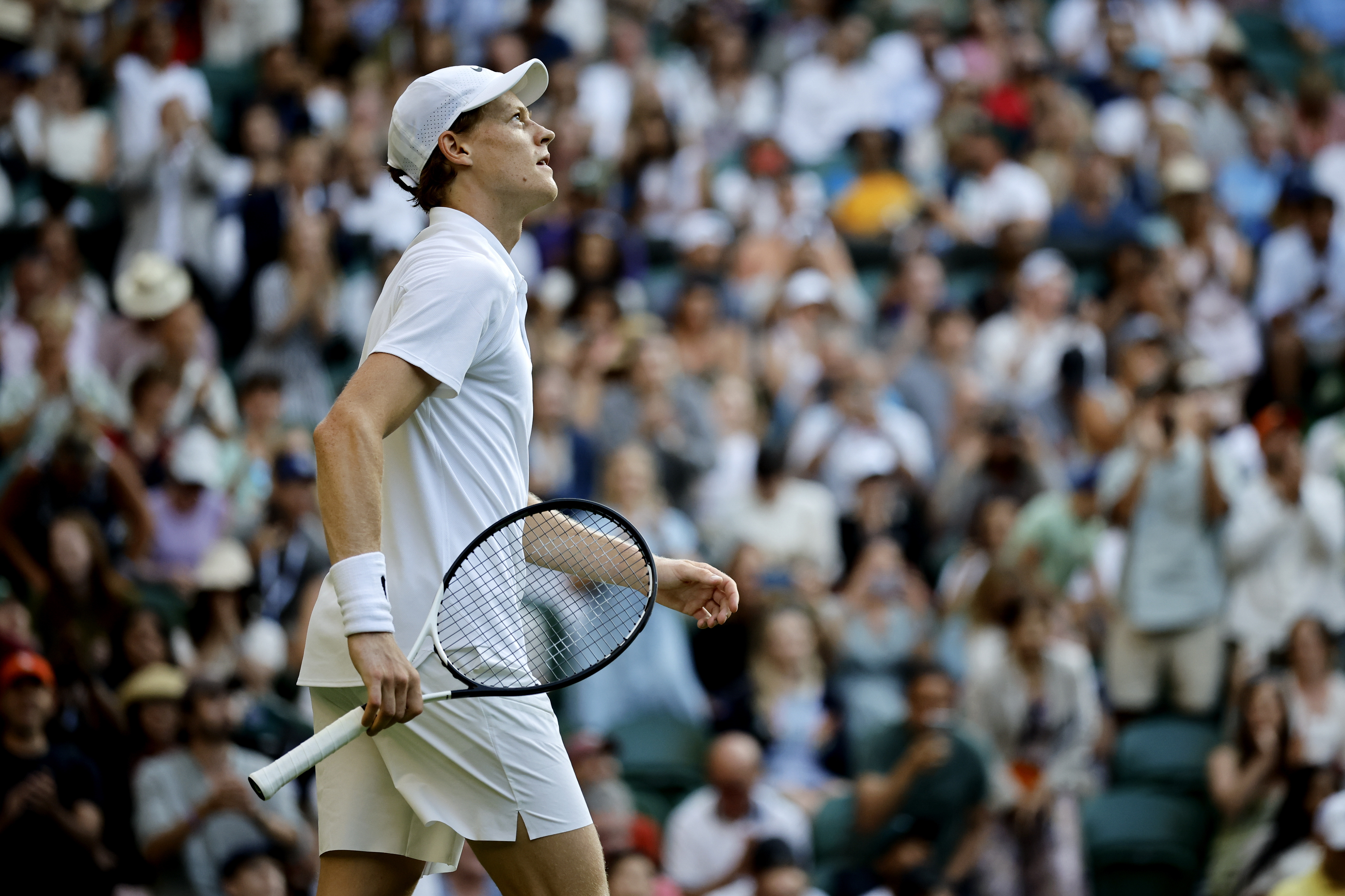 温网完胜法网,辛纳高光表现 温网完胜法网,辛纳高光表现