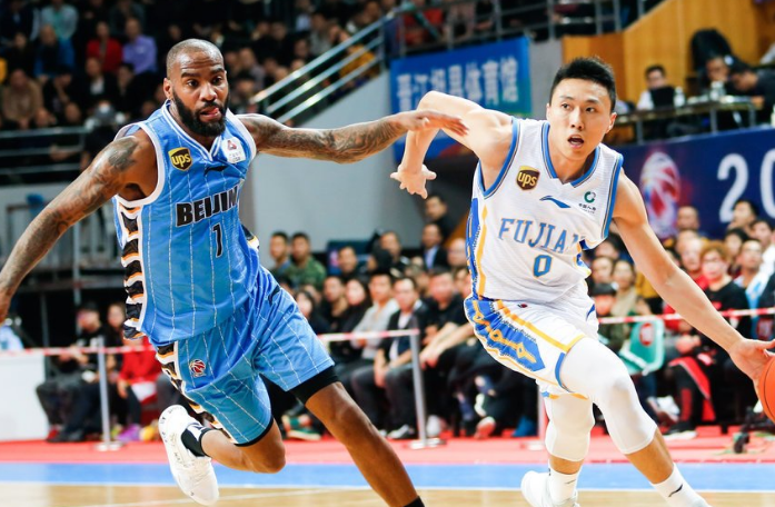 福建队翻盘新疆队,福克斯带队取胜 福建队翻盘新疆队,福克斯带队取胜