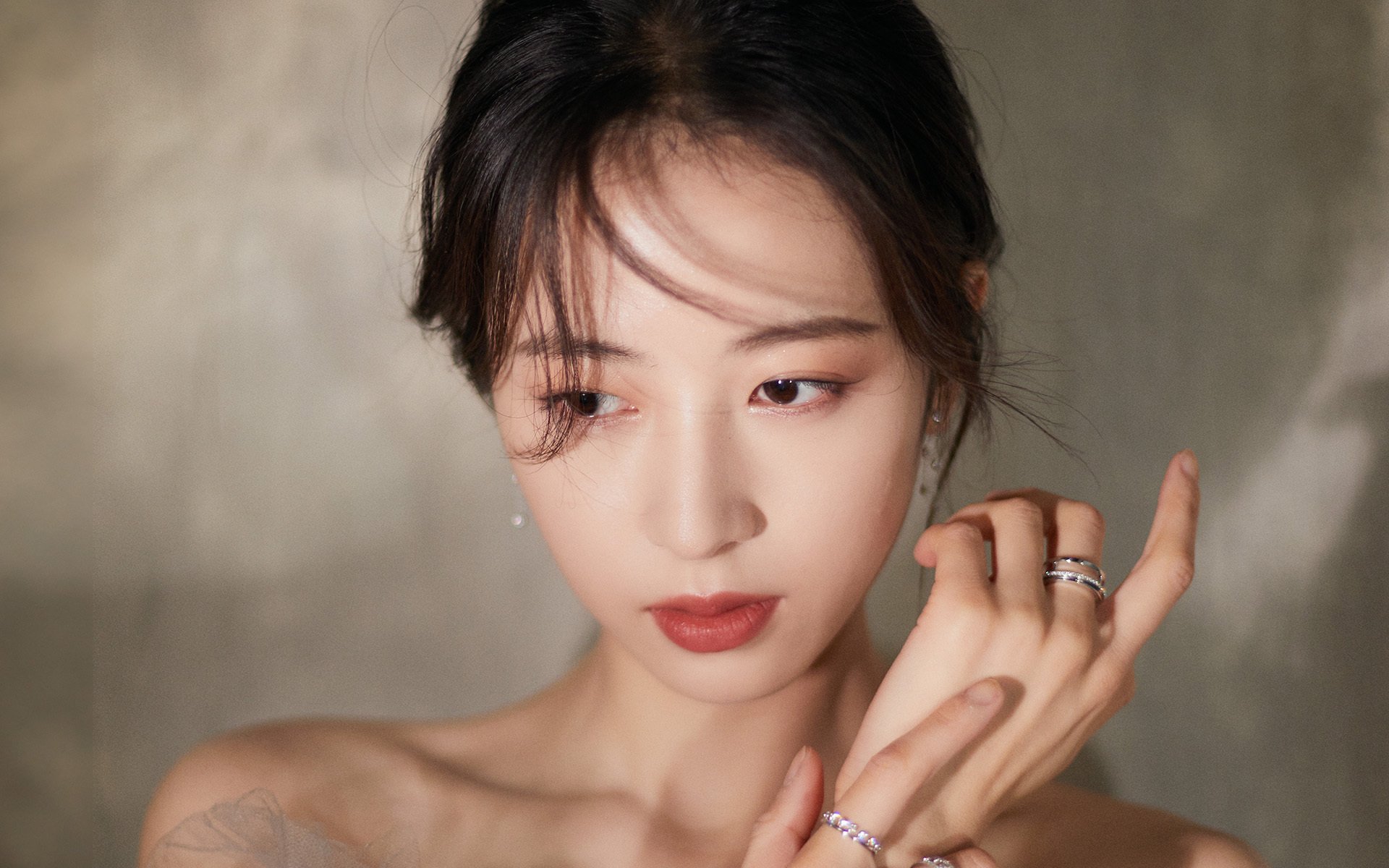 四十五分钟沉默，四十五秒封神，克莱关键回合不手软助独行侠绝境逢生